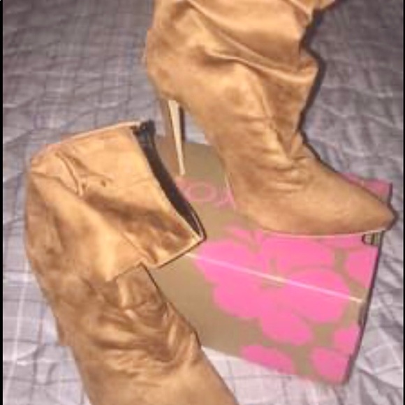 Heeled boots - Picture 4 of 4